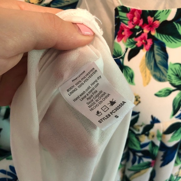 ✨Paper Crane✨ Floral Mini Dress - Picture 7 of 8